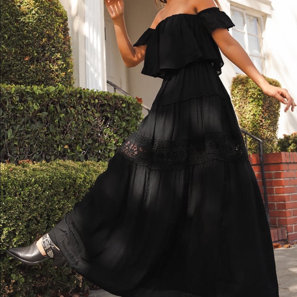 Lulus black off the shoulder maxi dress. Size XL